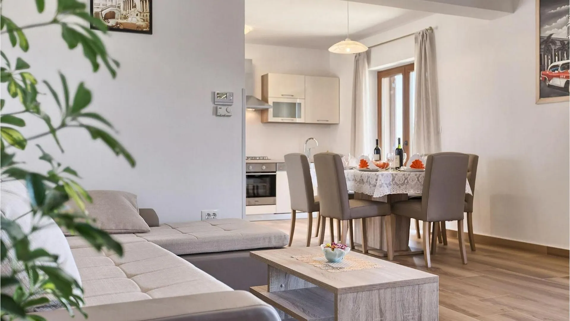 Holiday home Villa Montreo Muntrilj